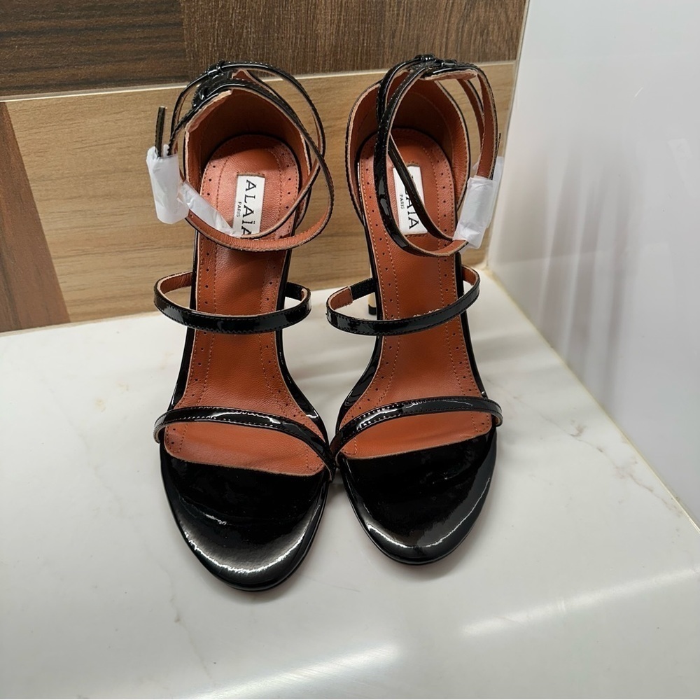 NWT ALAÏA Cabaret Sandal - Picture 8 of 14